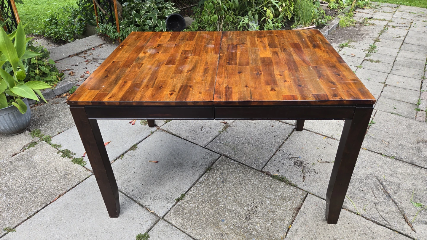 Extendable Wooden Dining Table