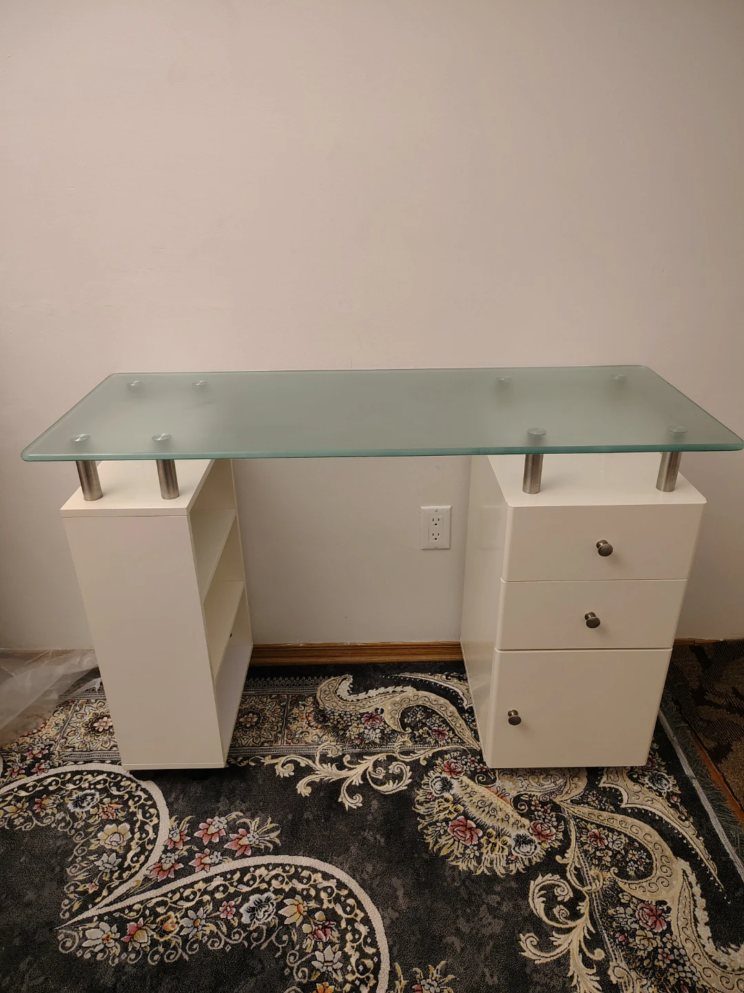 White desk with glass top
