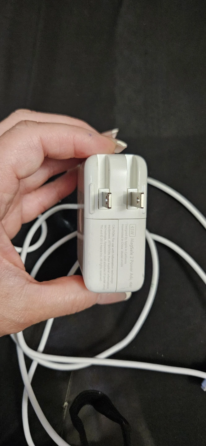 Apple 45W MagSafe 2 Power Adapter - photo 3