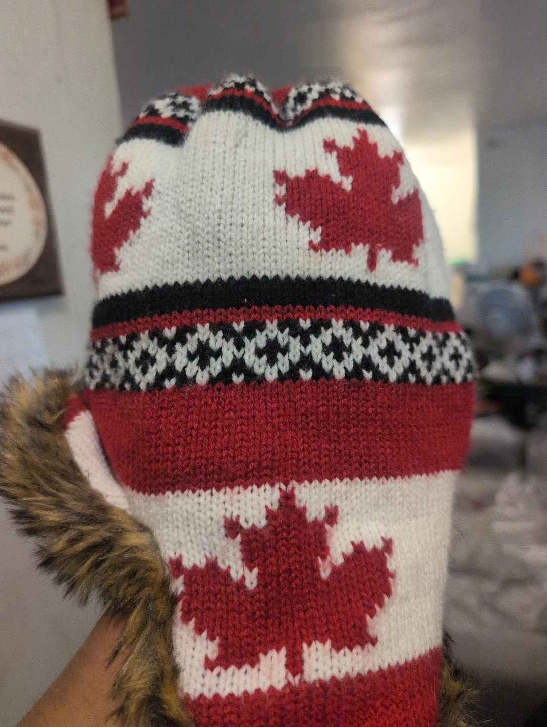 Red and white Canada maple leaf trapper hat - photo 4