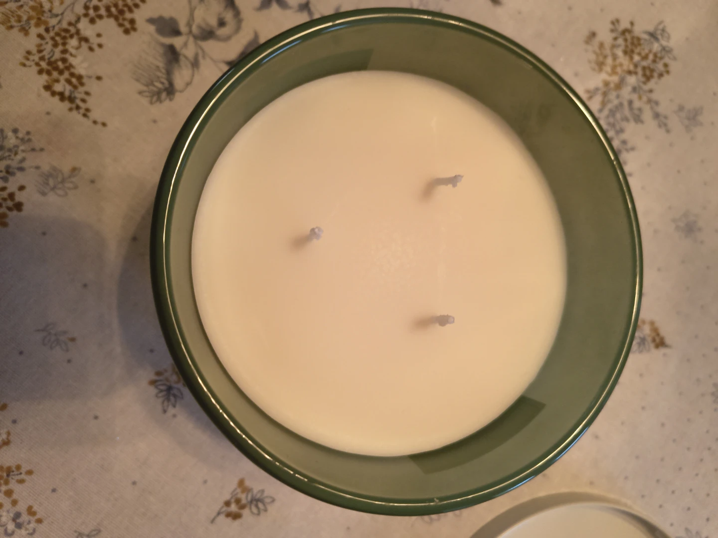 Life at Home Bergamot & Linen 3-Wick Candle - photo 3