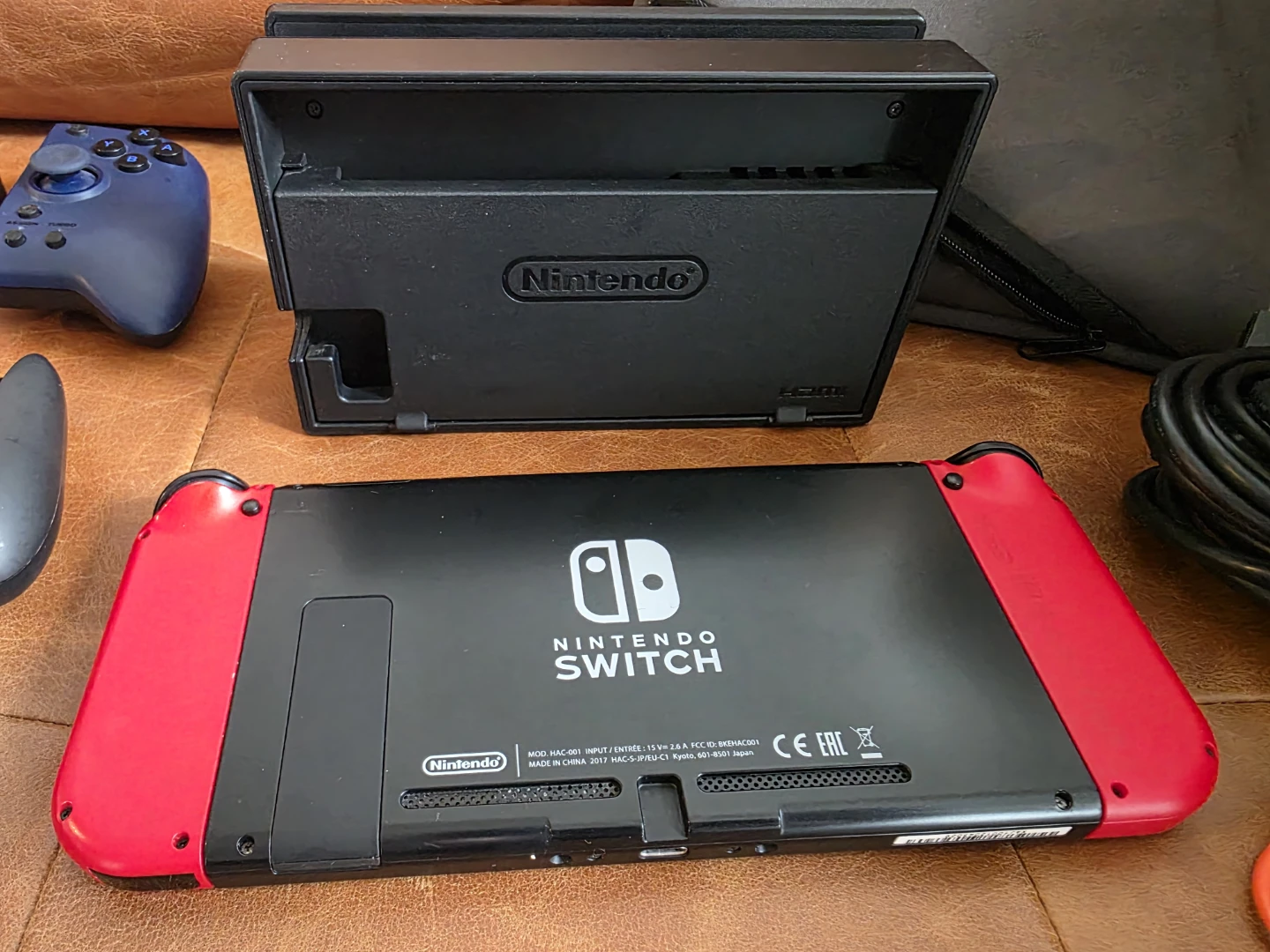Nintendo Switch Console BUNDLE - EUC - photo 3