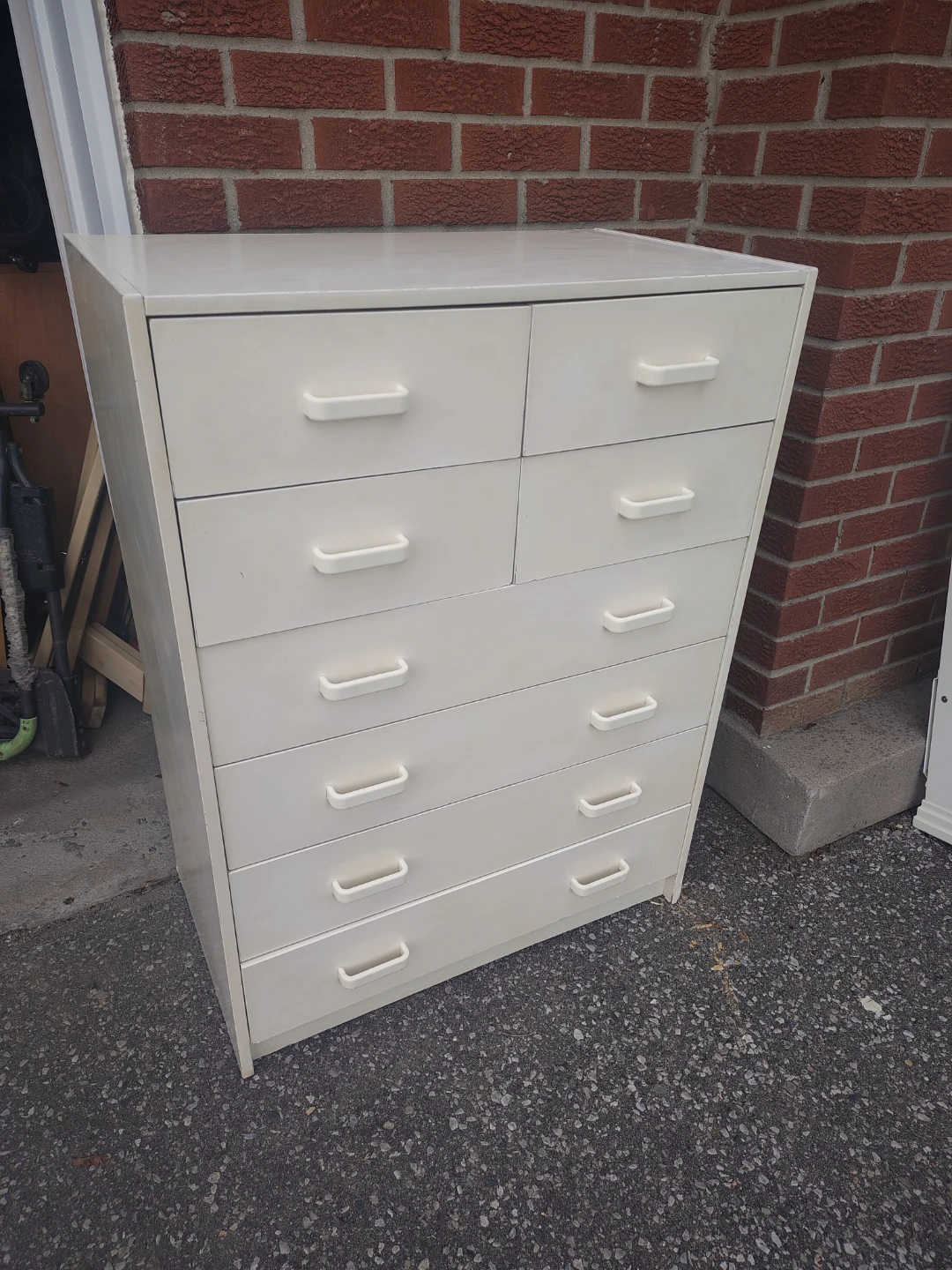 White 8-Drawer Dresser - photo 3