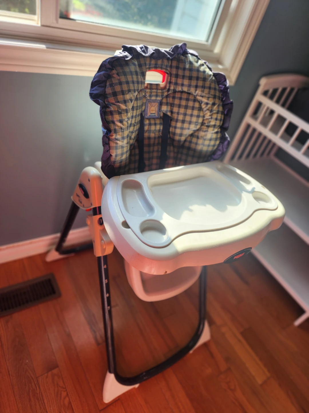 High chair - photo 2