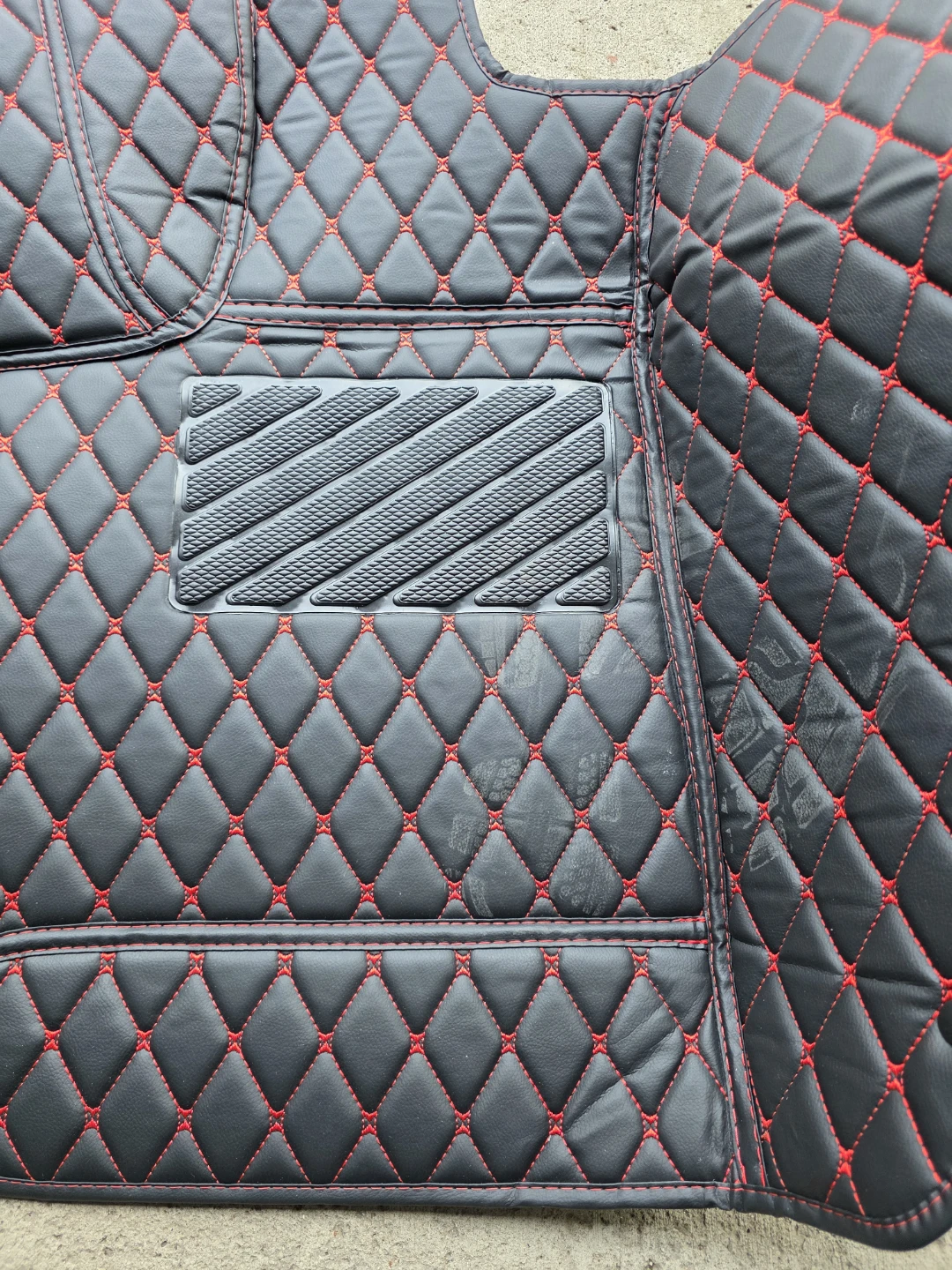 2022 Honda pilot. Custom Diamond Stitched Car Floor Mats