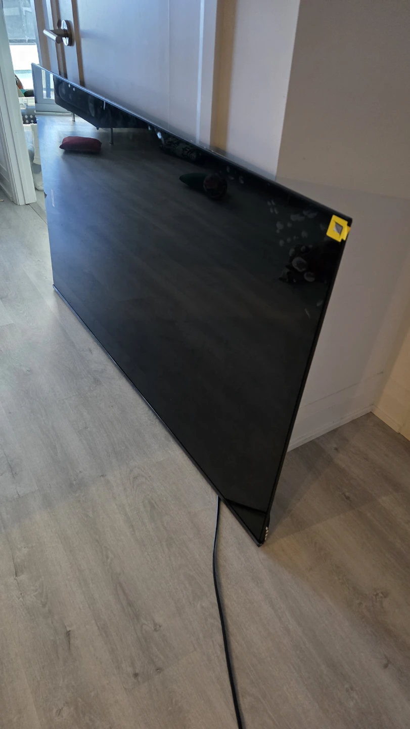 Hisense 65-inch 65Q60F TV (Dead LCD)