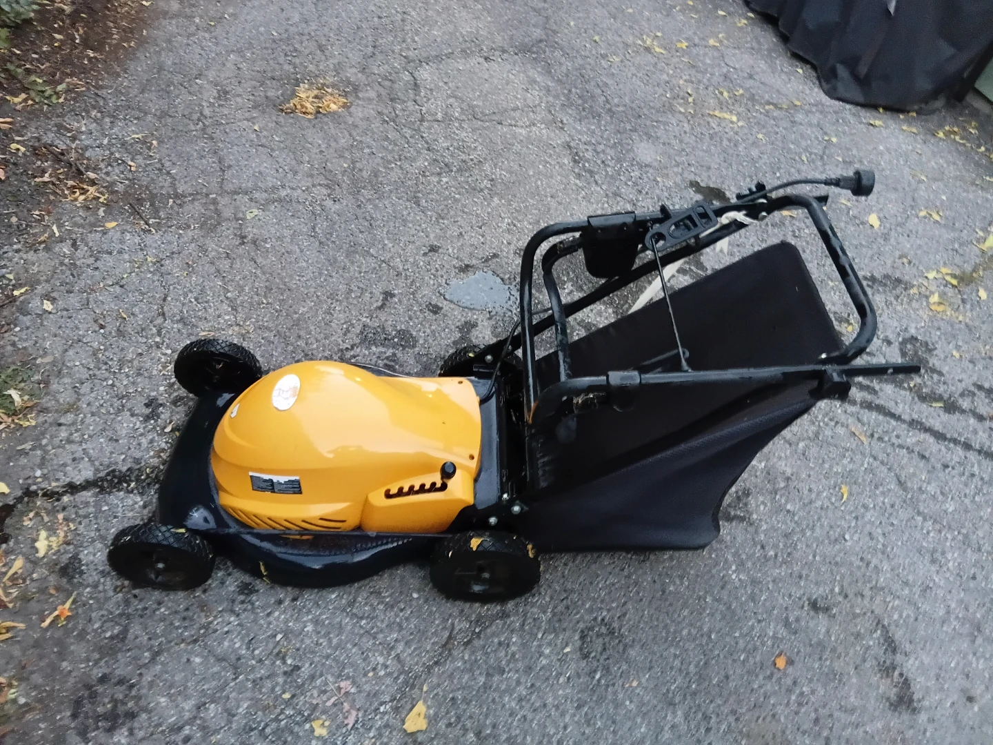 Yardsworks 18" Electric Lawnmower - photo 4