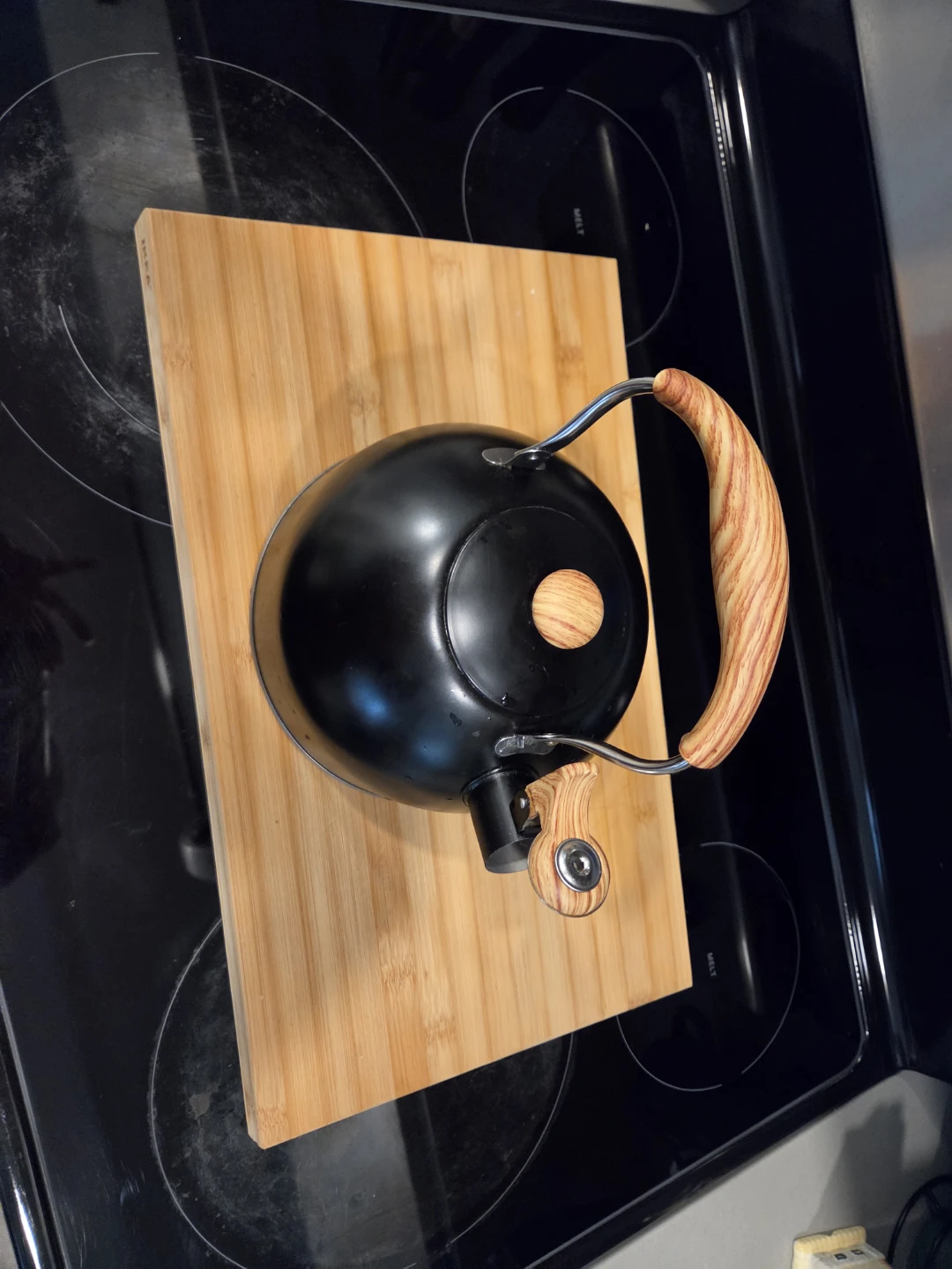 Black 2.5L Whistling Stovetop Kettle - photo 3