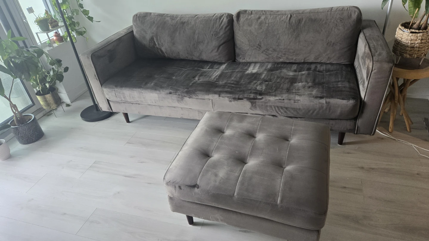 3-Seater Grey Velvet Sofa + Ottoman – Structube - photo 5
