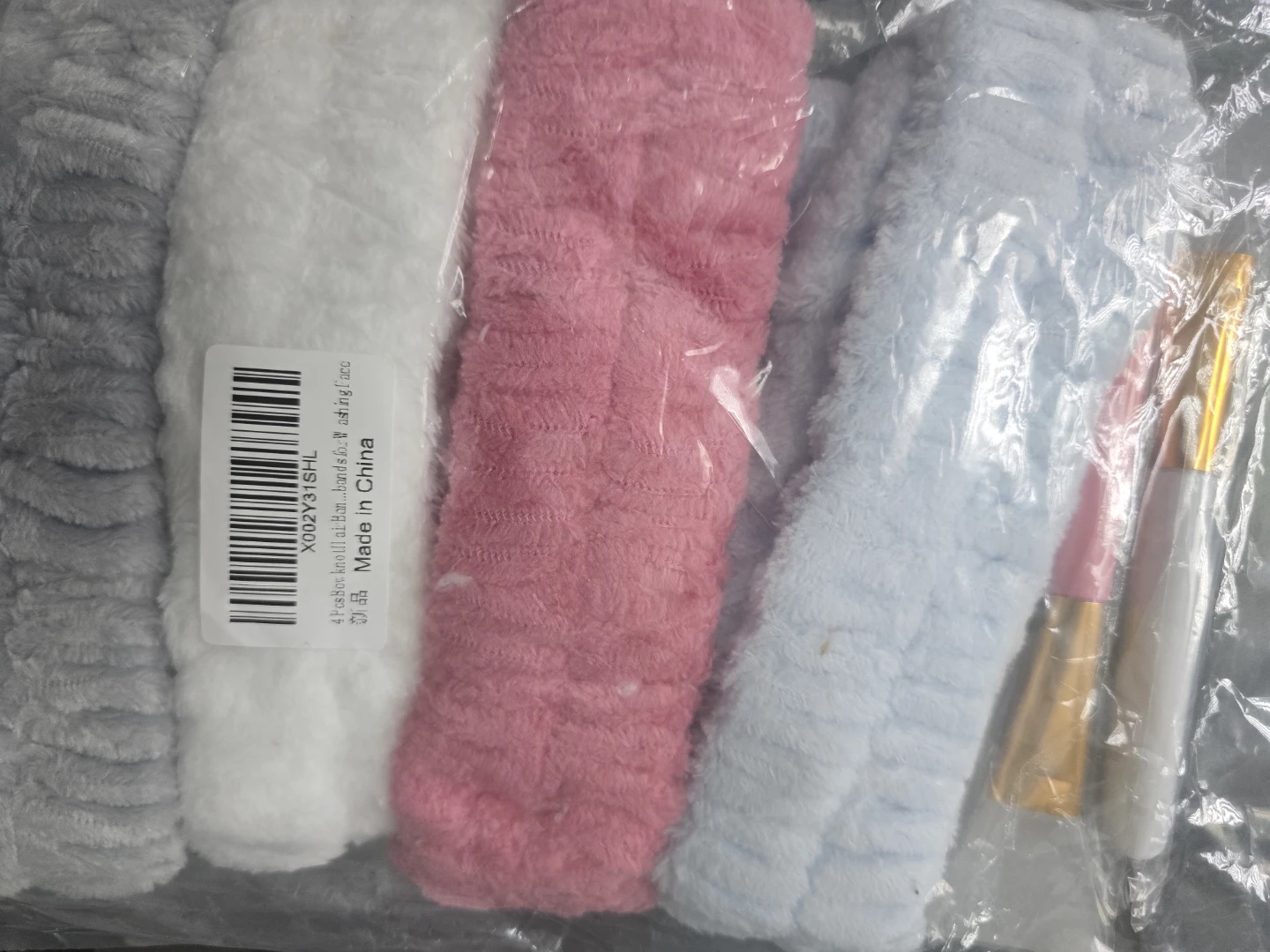 New 4 Pcs Fluffy Bowknot Headbands and Makeup Brushes - photo 5