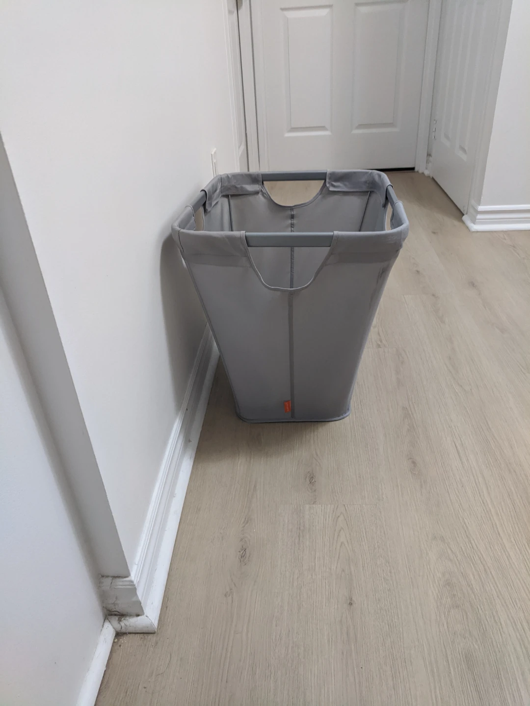 Grey laundry hamper with metal frame - photo 2
