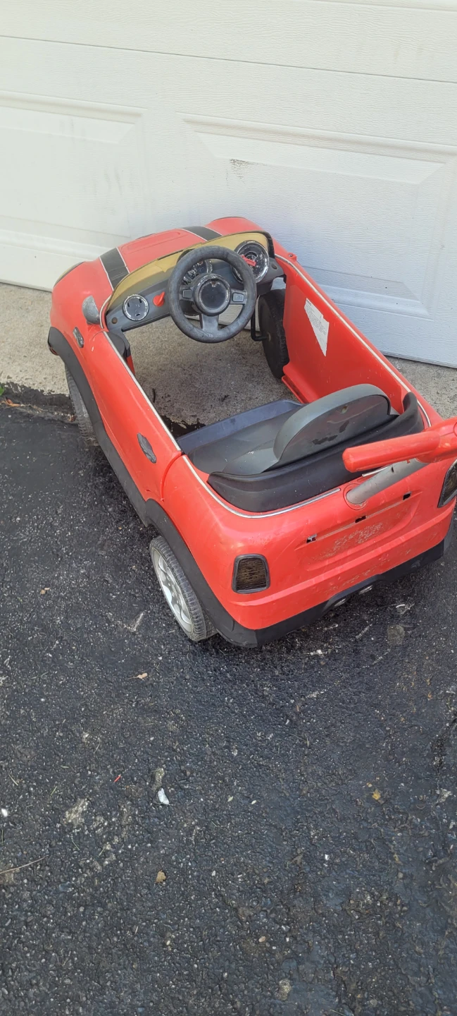 Trade for used or broken electric kid car - photo 2