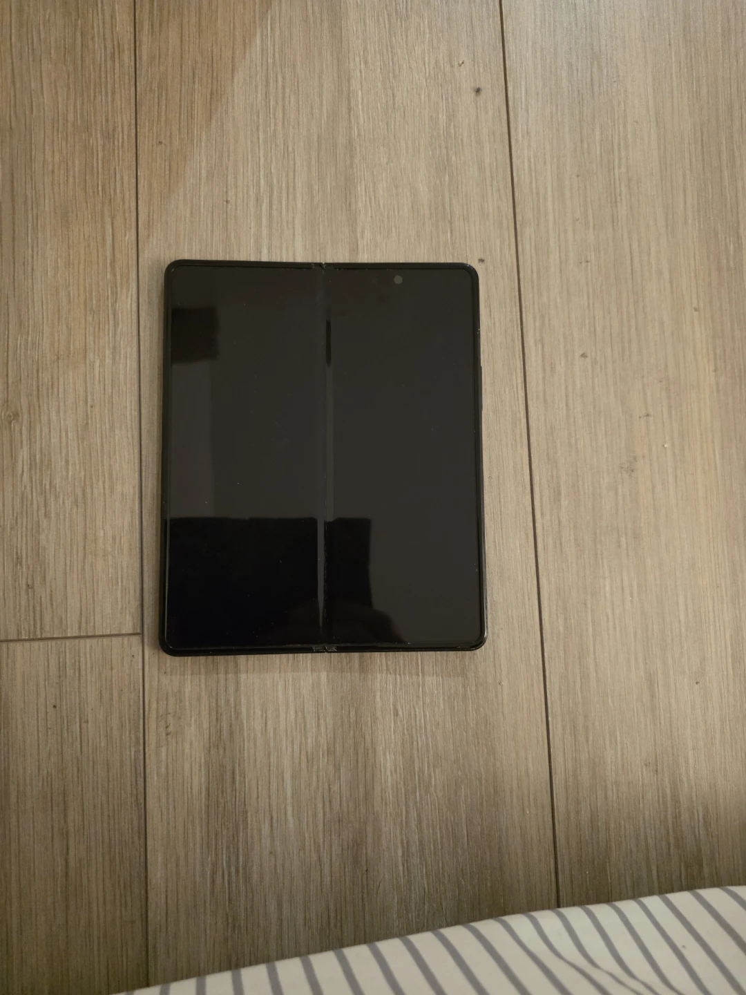Samsung Galaxy Fold 3 - photo 2