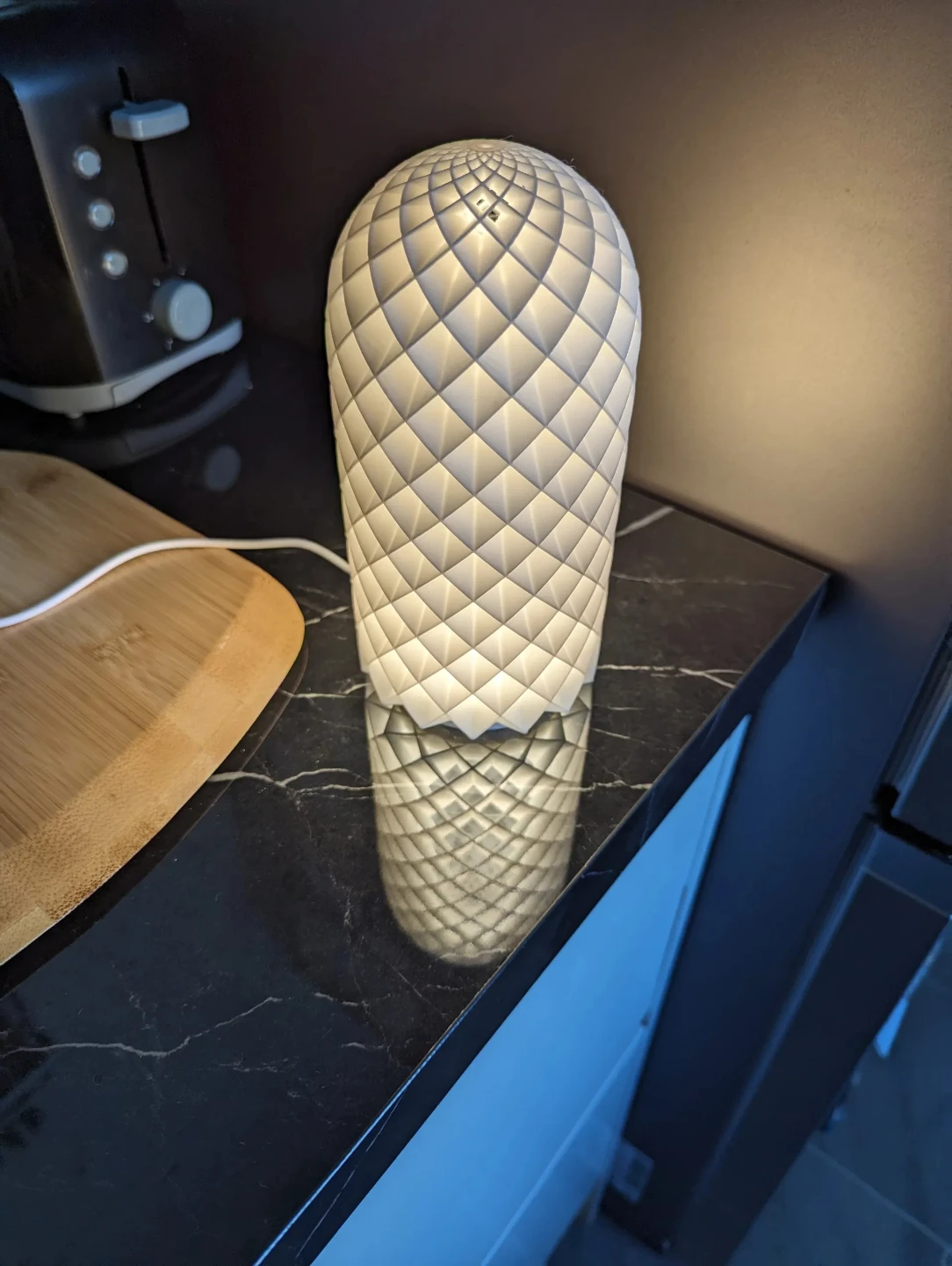 Geometric Pattern Table Lamp