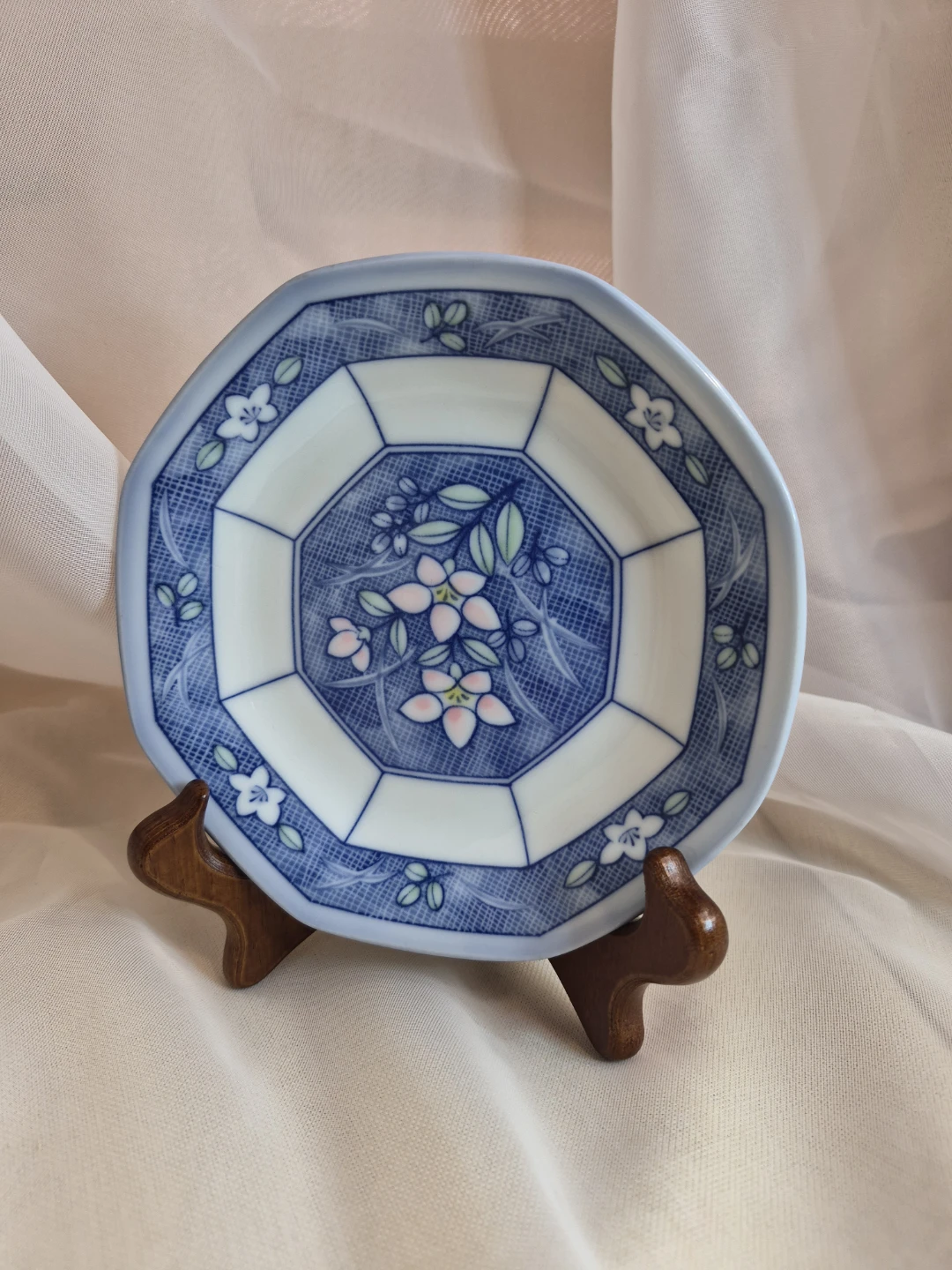 Beautiful Vintage 5" Porcelain Trinket Decor etc. Dish - photo 3