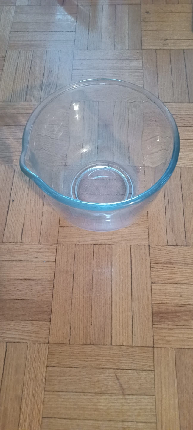 Pyrex Glass Mixing Bowl 🏈