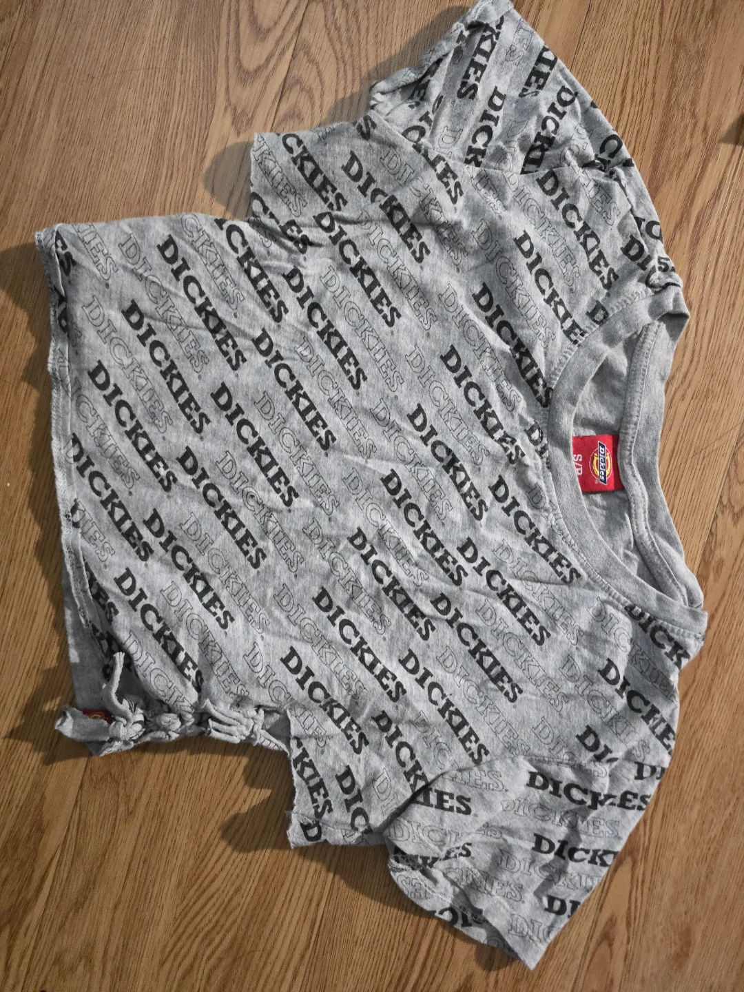 Bundle of 7 Tops - H&M, Dickies, Dazy, Disney, Garage - photo 4