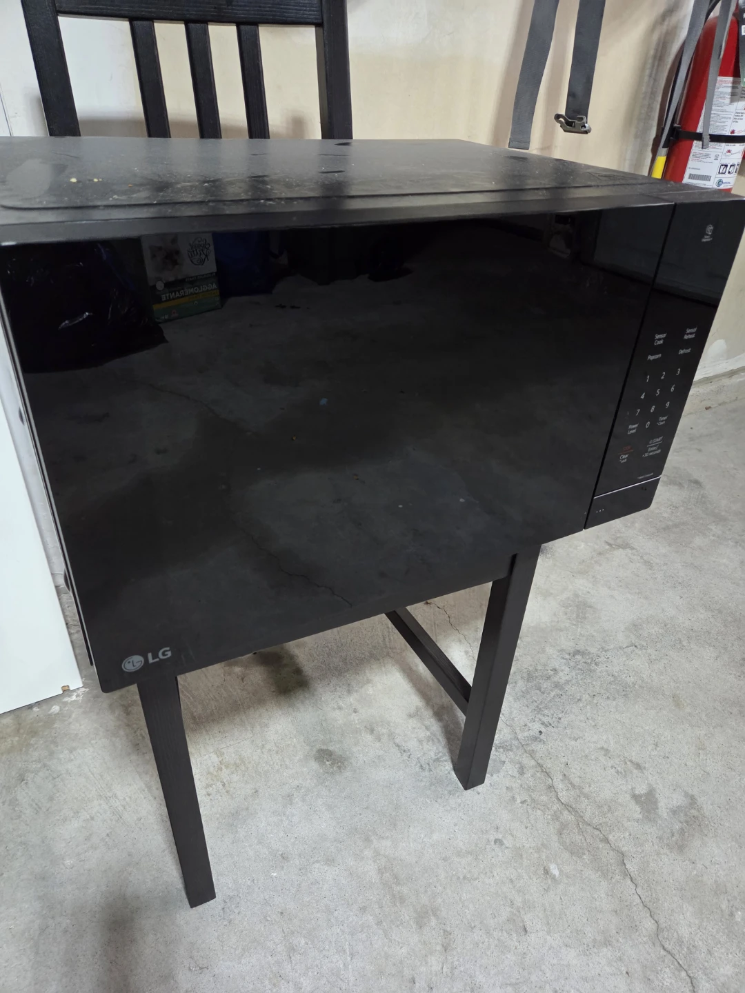 LG Countertop Microwave - Black - photo 4