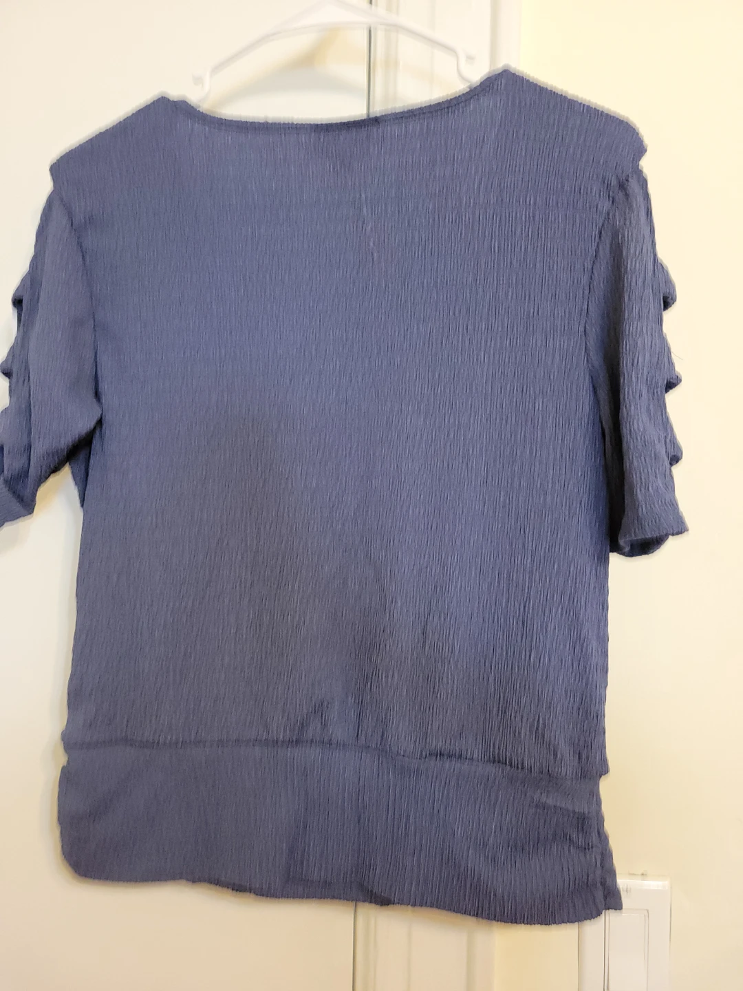 A. Byer Cold Shoulder Top Size Large - photo 3