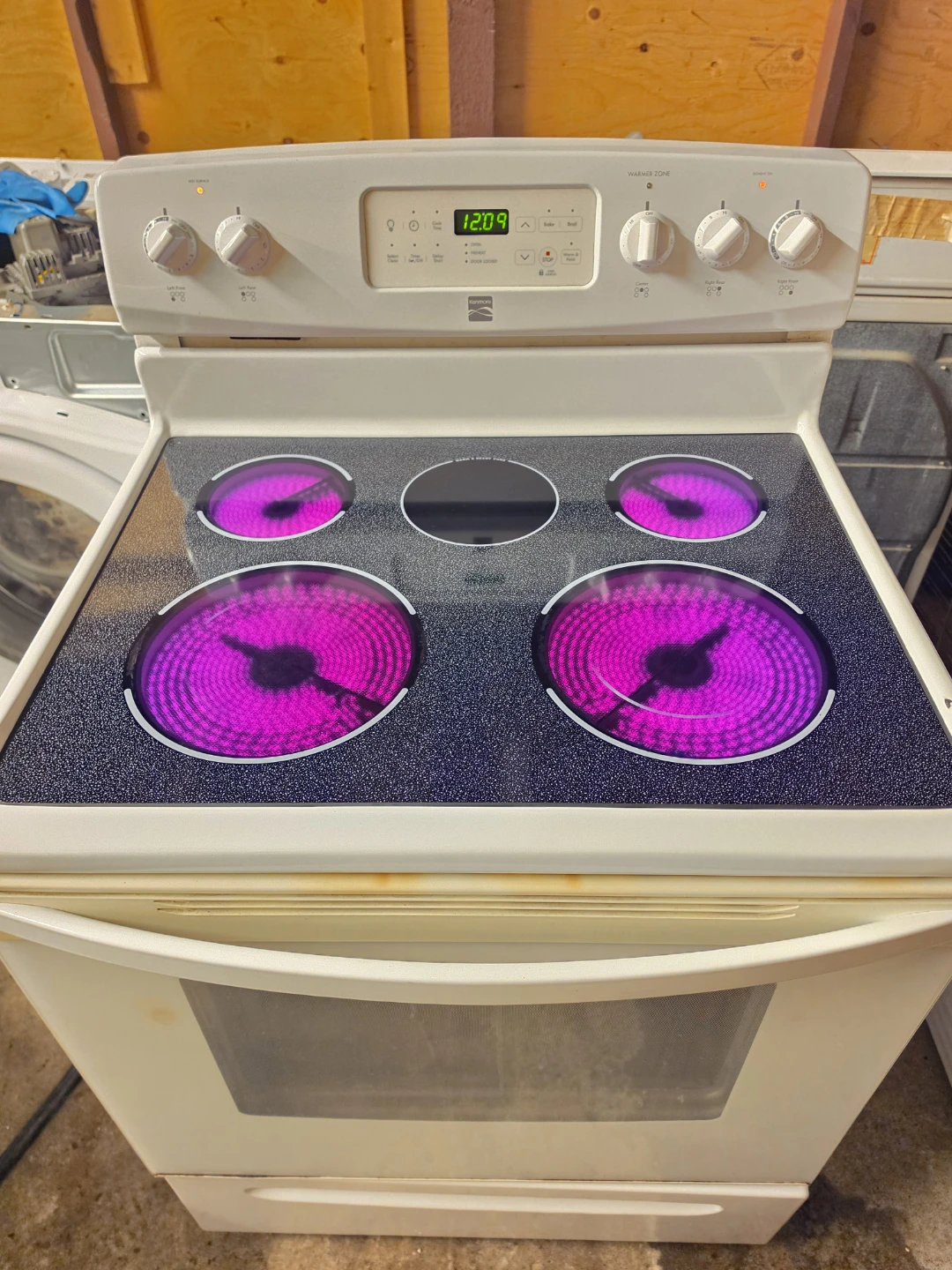 Delivery Available - Kenmore 30" White Electric Range