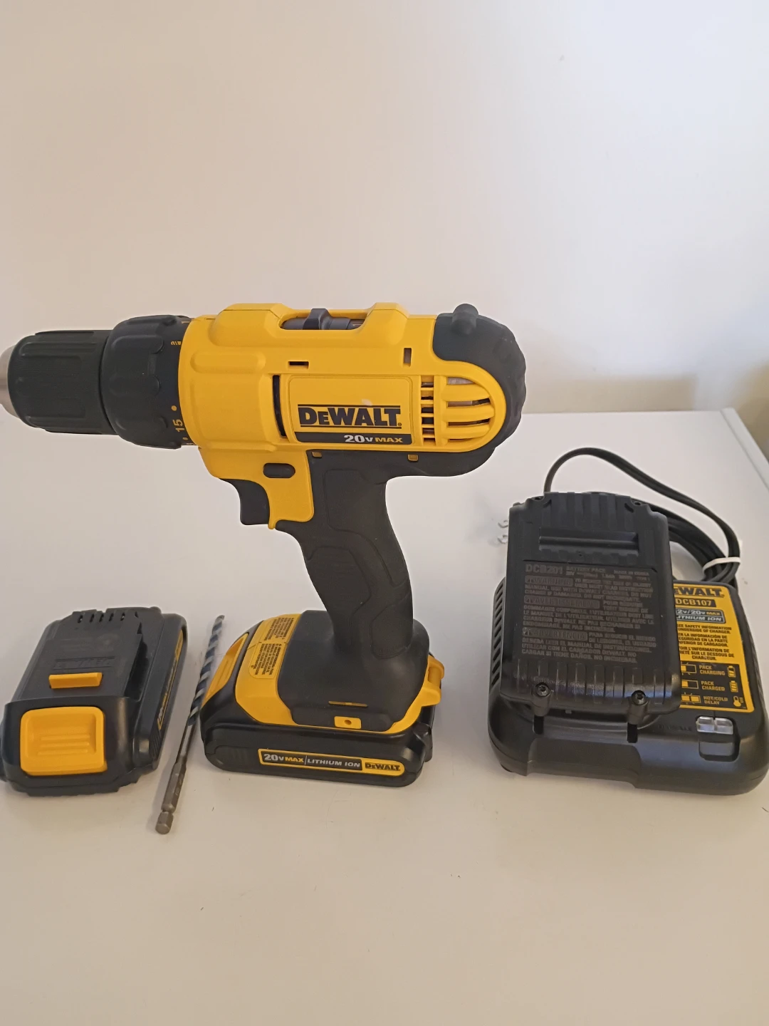 DeWalt 20V Max Drill Kit - photo 4
