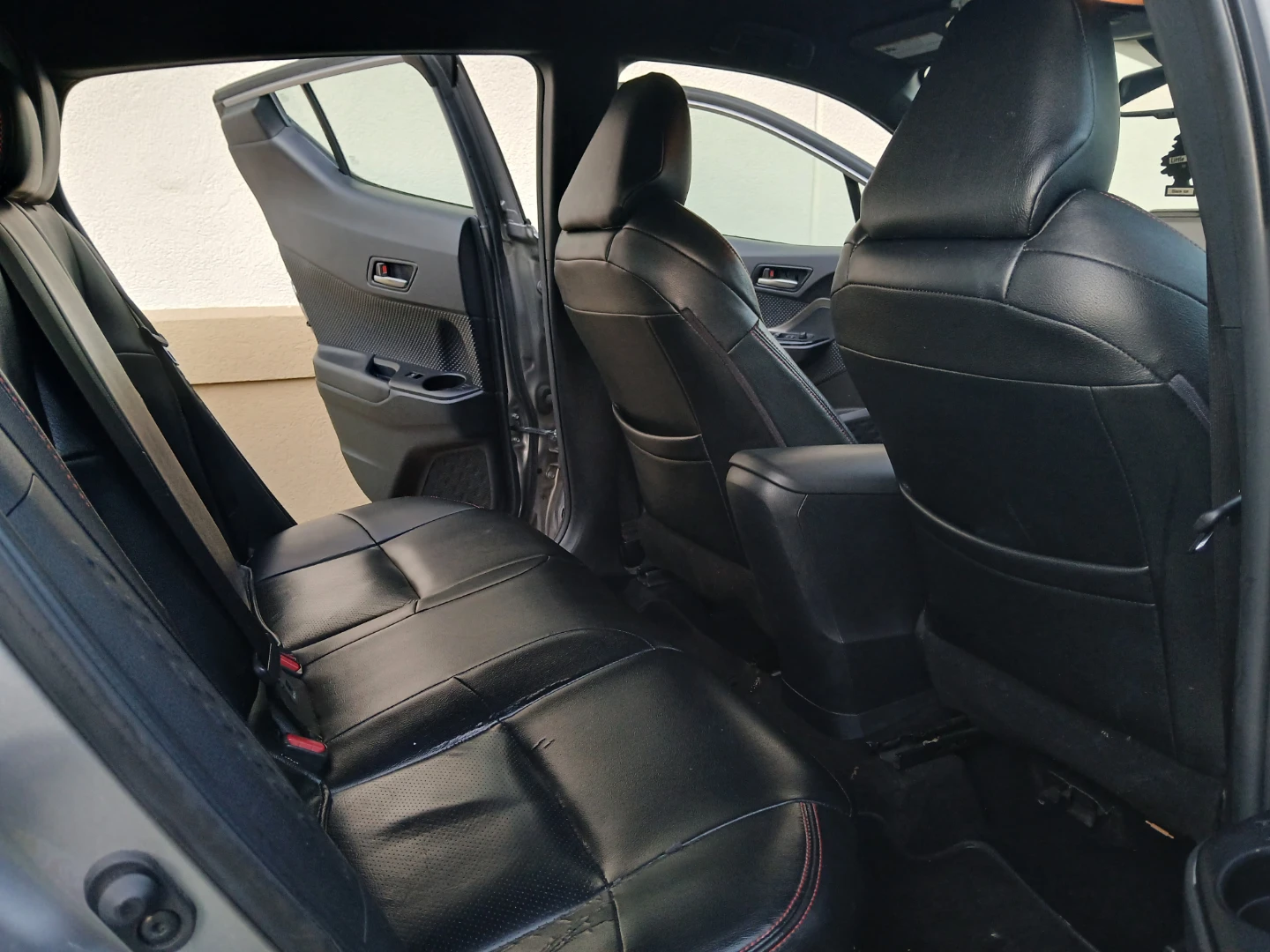 Toyota C-HR - photo 3