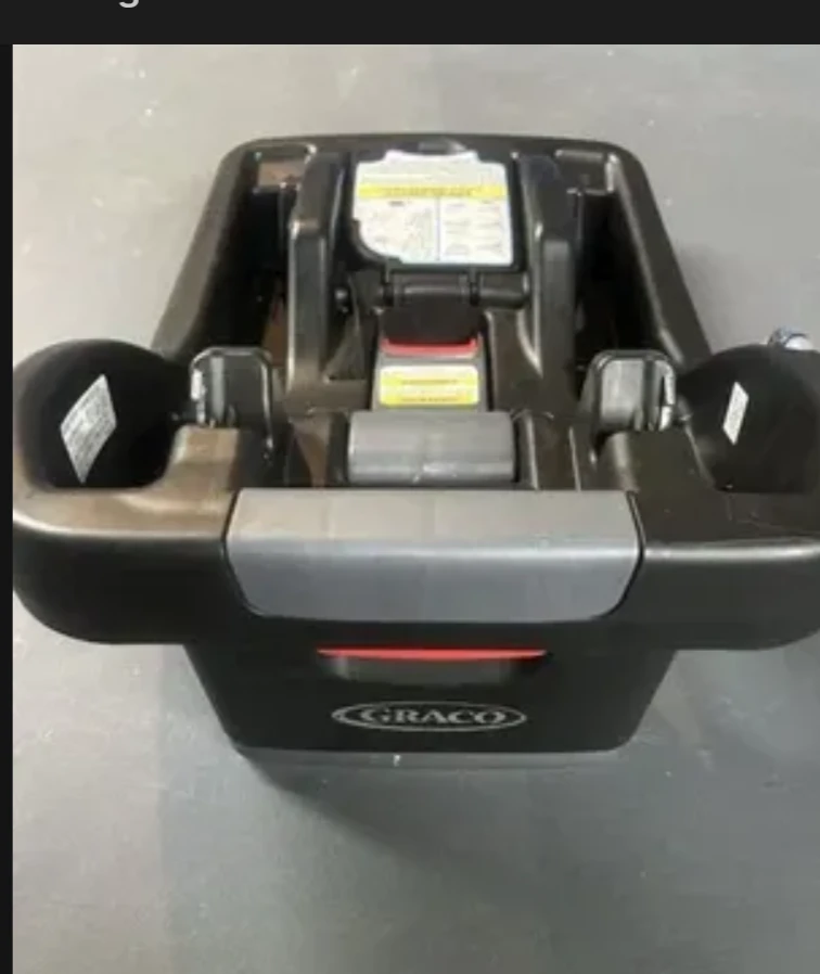 Graco infant car seat and base - photo 2