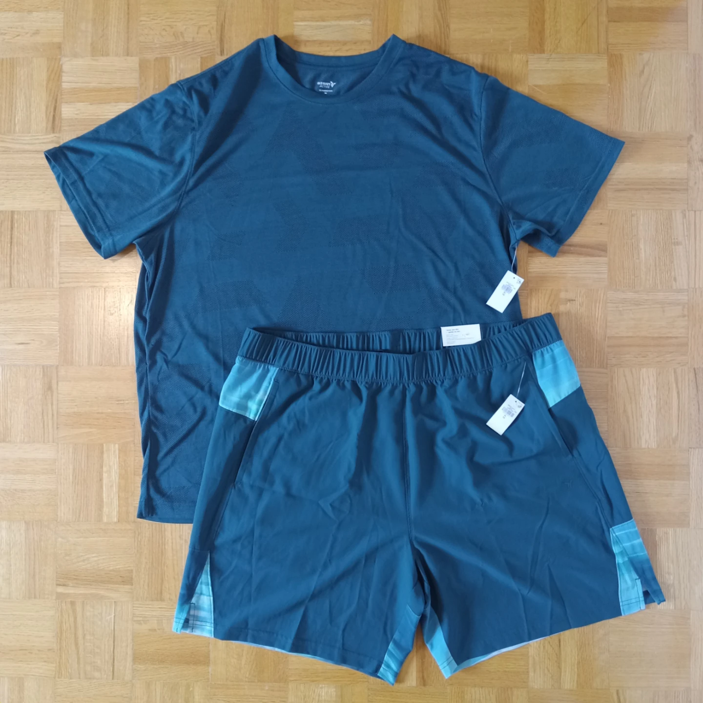 Brand New Men's Old Navy Activewear T-shirt and Shorts Set XL