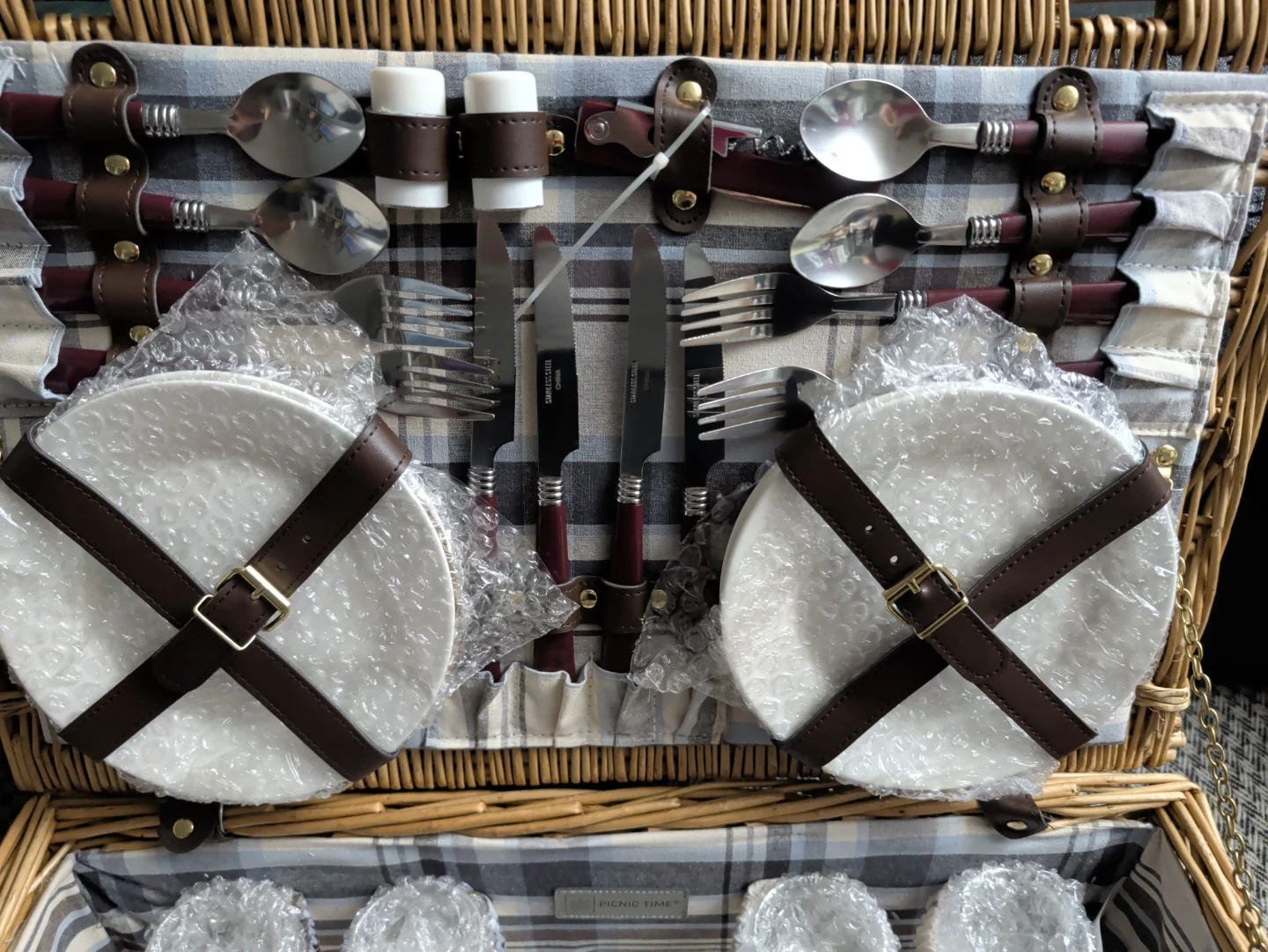 Picnic Basket for Four 🏈 - photo 3
