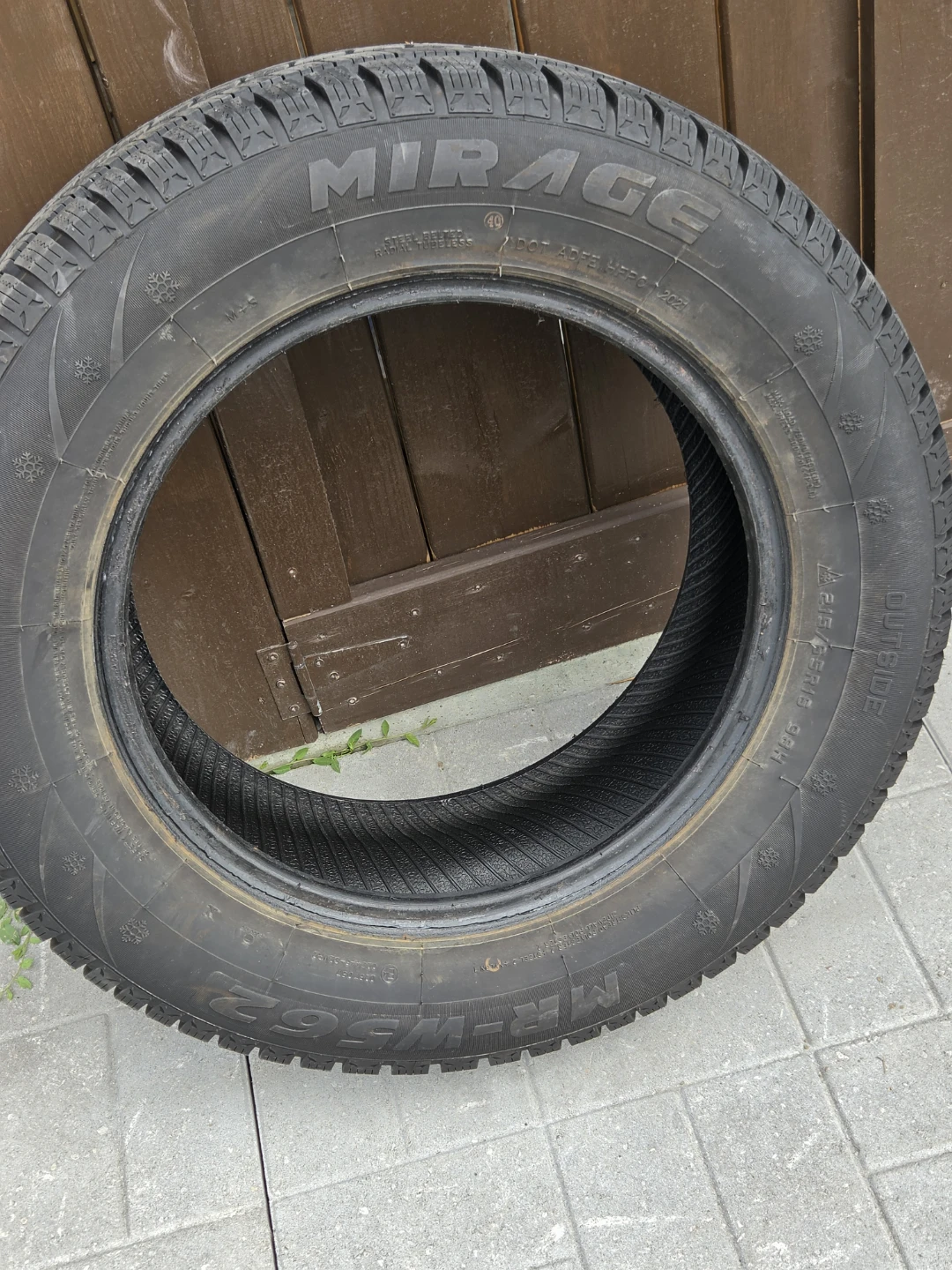 Set of 4 Mirage MR-W562 Winter Tires 215/65R16