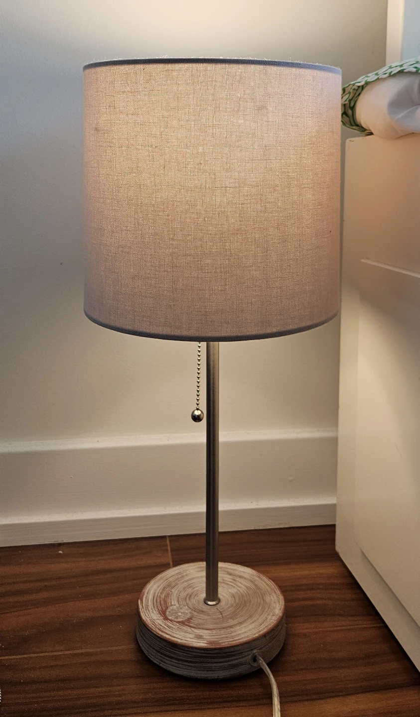 Table lamp with fabric shade and wooden base - photo 2