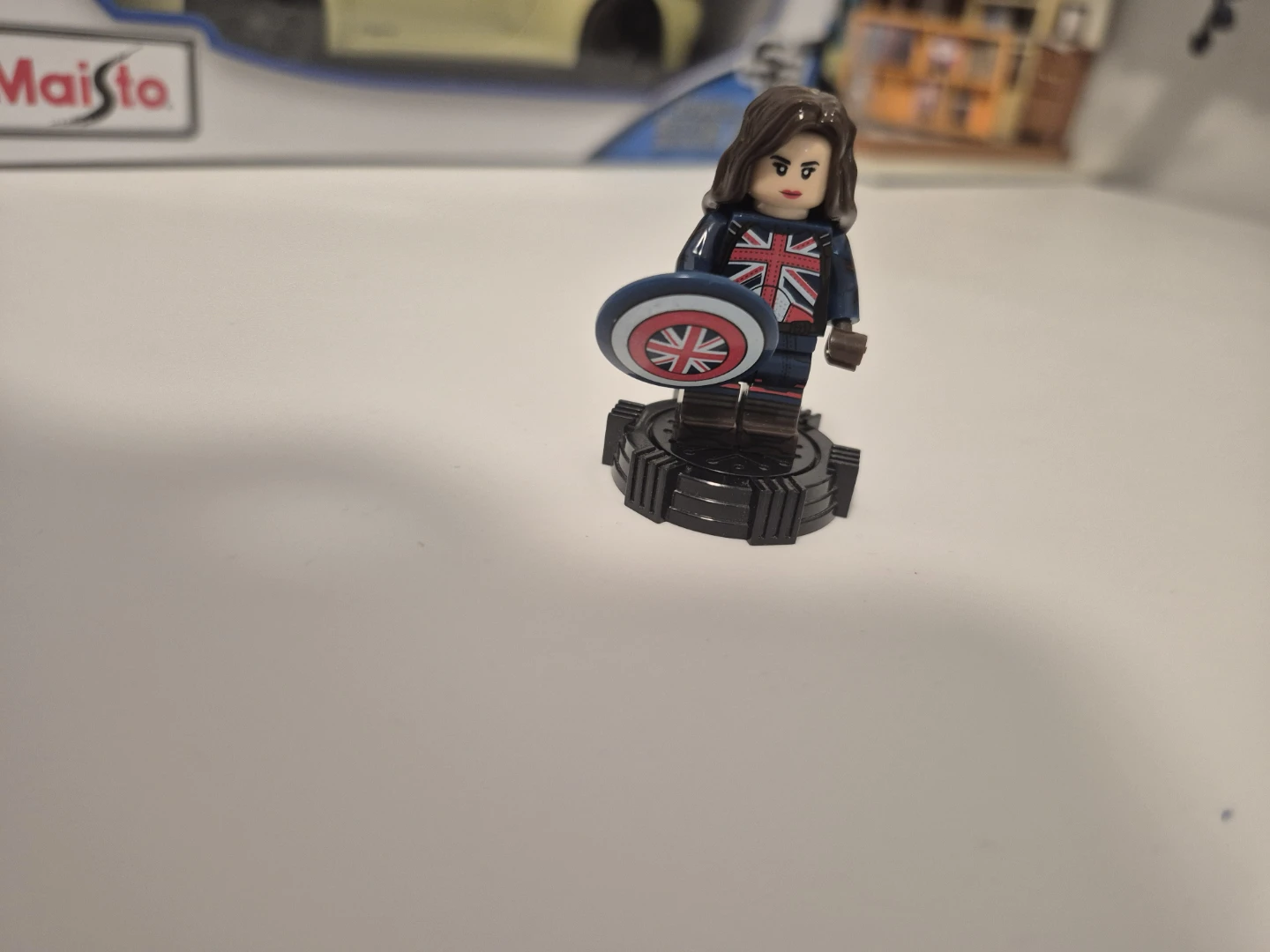 LEGO Captain Carter Minifigure - photo 2