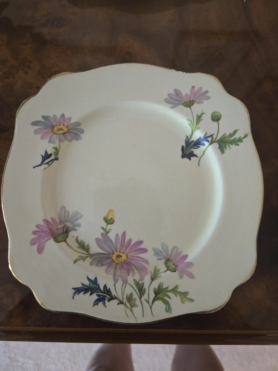 Vintage Set of 4 Royal Staffordshire Marguerite Plates - photo 2