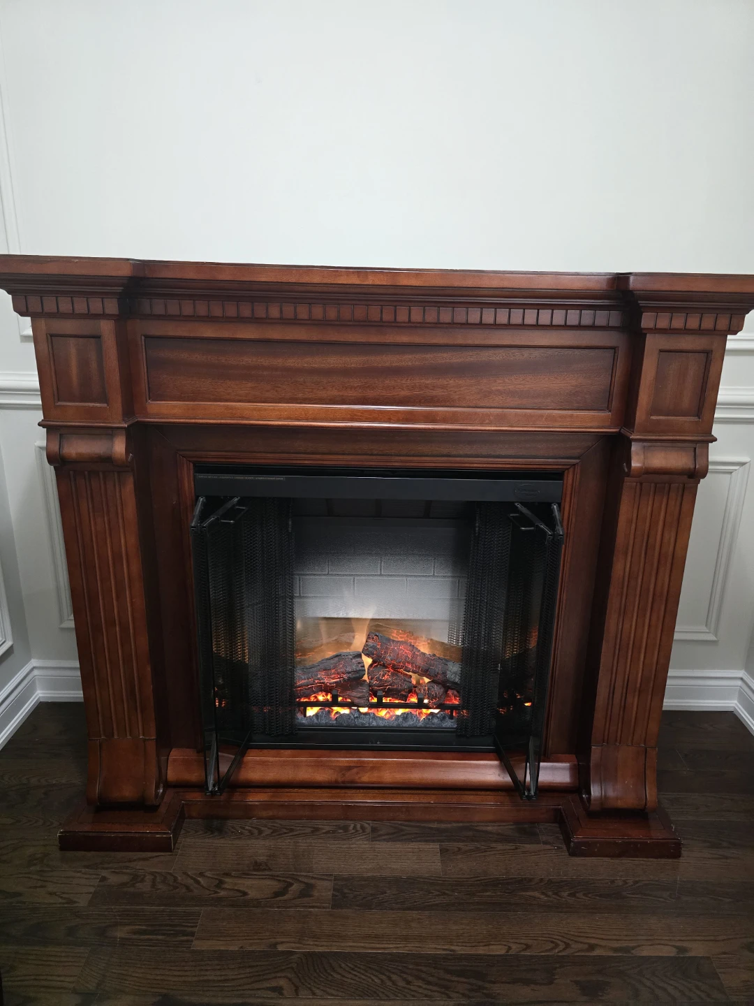 Classic Wood Electric Fireplace Mantel - photo 4