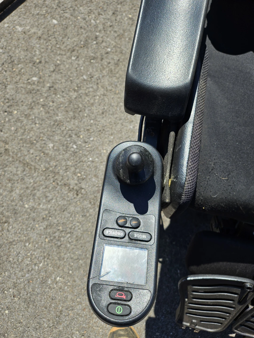 Quickie Pulse 6 Power Wheelchair - photo 3