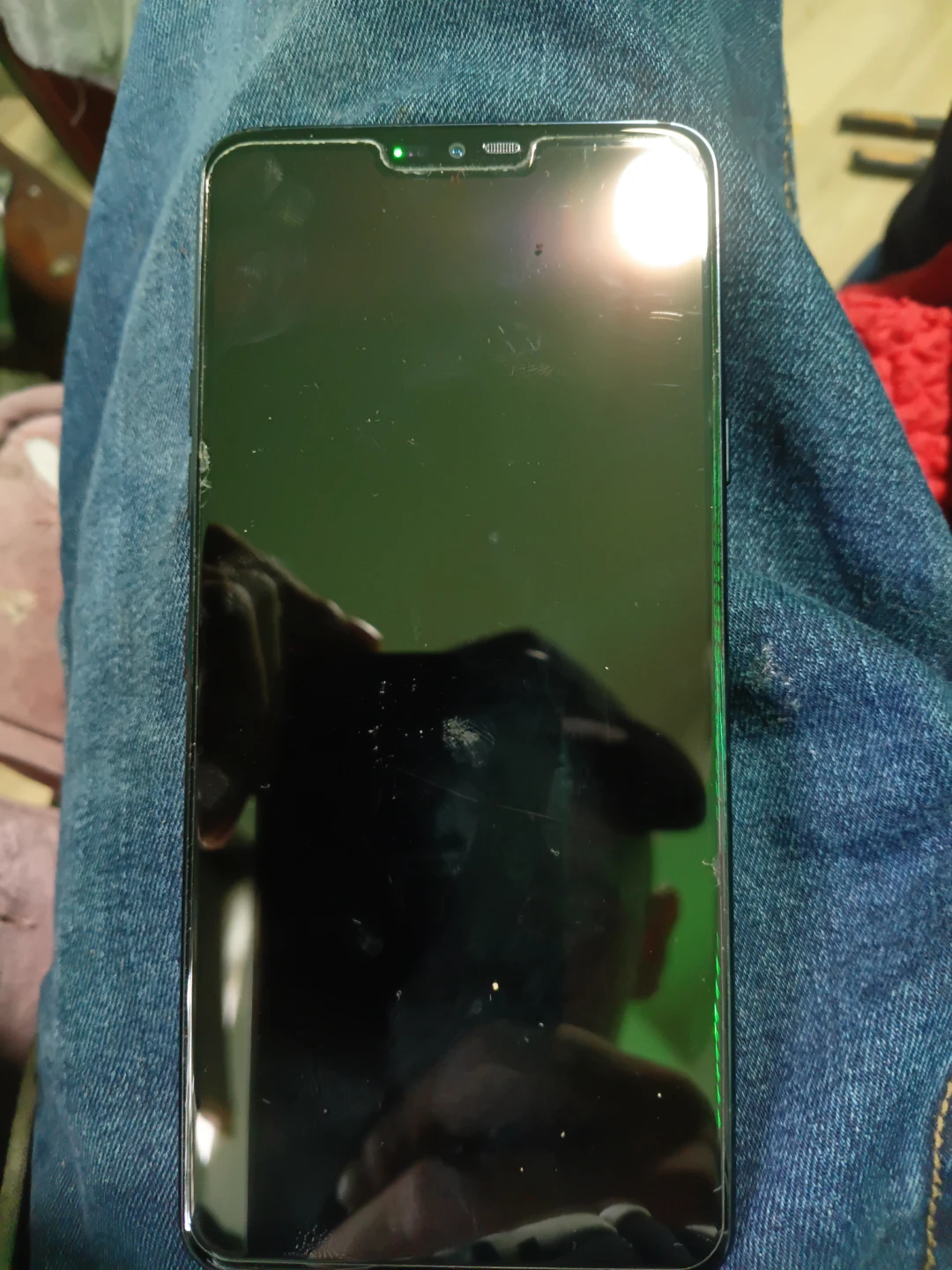 LG G7 ThinQ Smartphone - photo 3