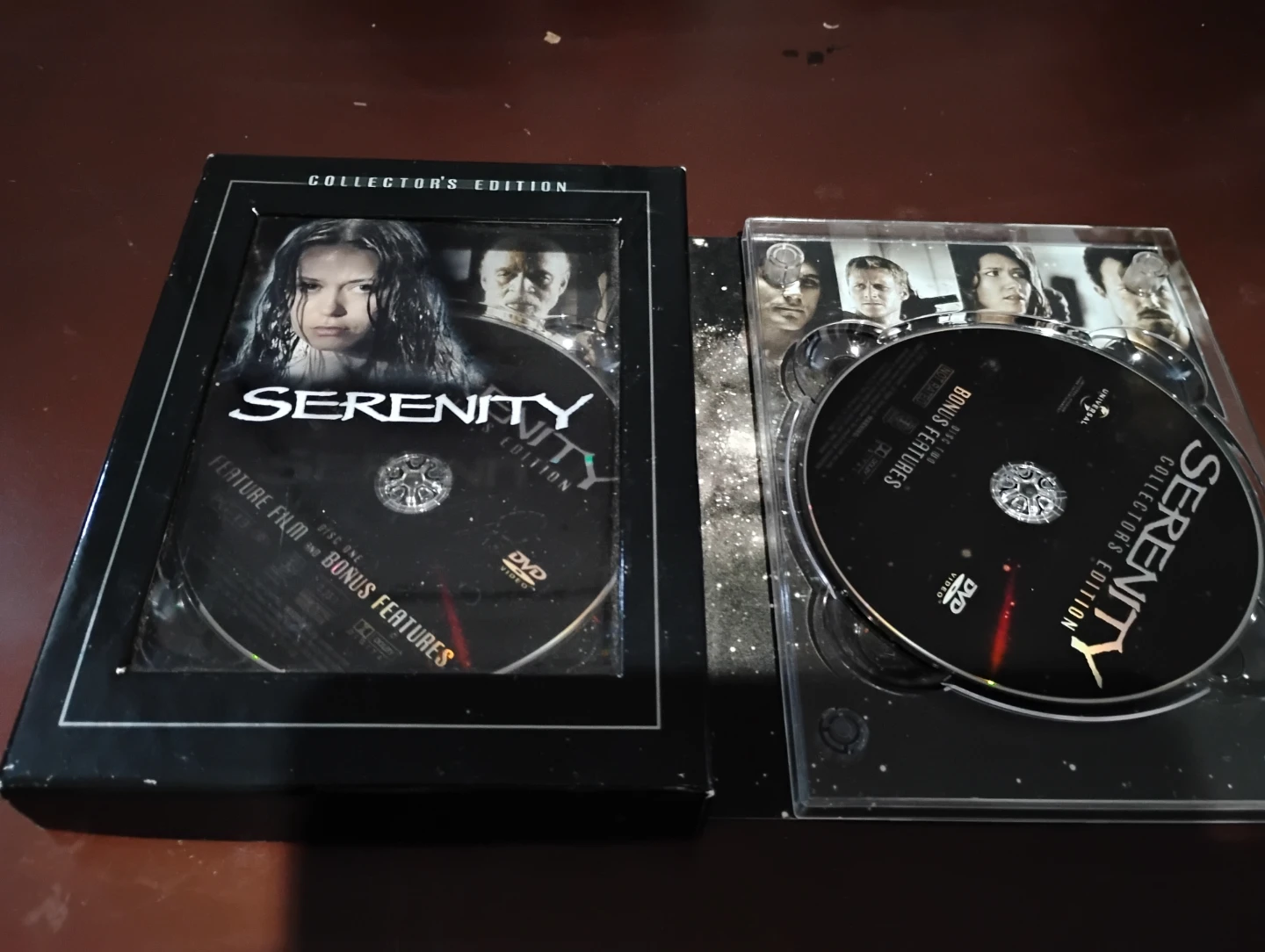 Serenity Collector's Edition DVD