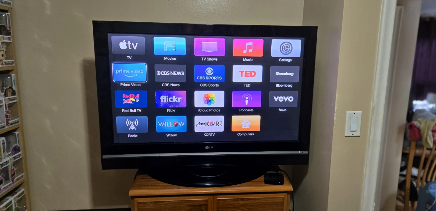 LG 50" Inch Flat Screen TV - photo 2