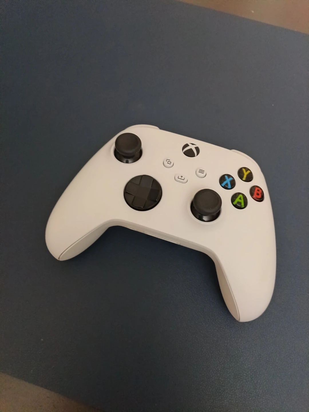 White Xbox Wireless Controller