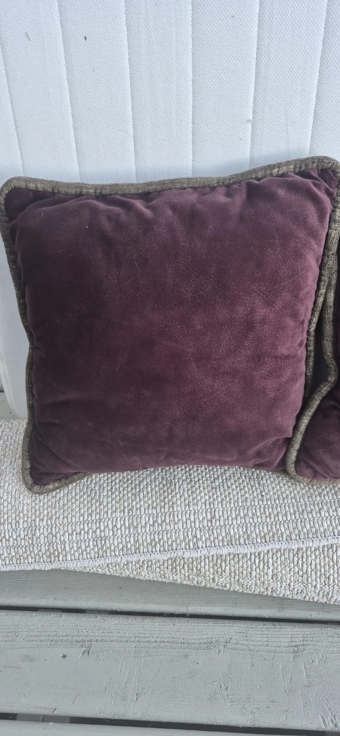 Set of 3 Velvet Throw Pillows - photo 2