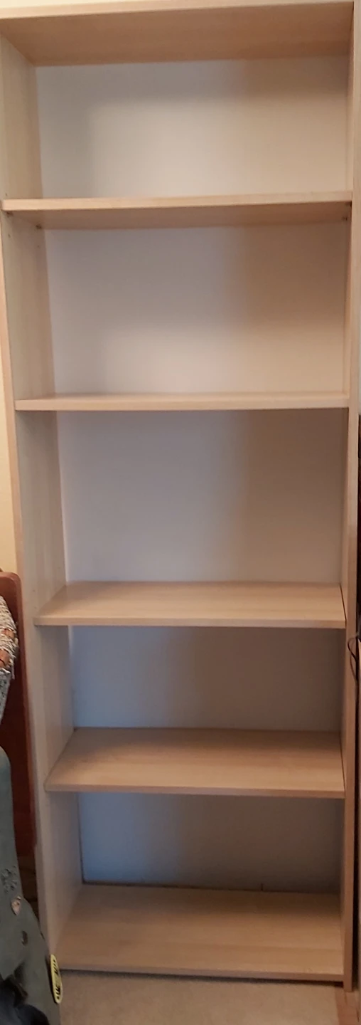 Bookshelf - photo 2