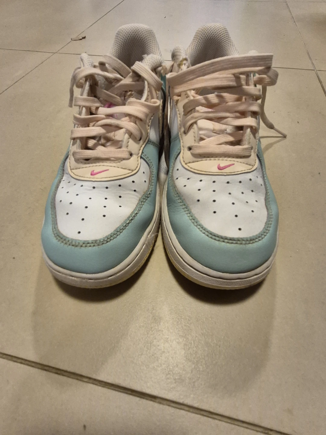 Nike Air Force 1 Youth Sneakers