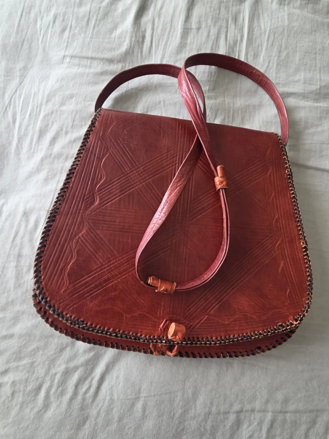Vintage Hand-Tooled Leather Shoulder Bag - photo 4