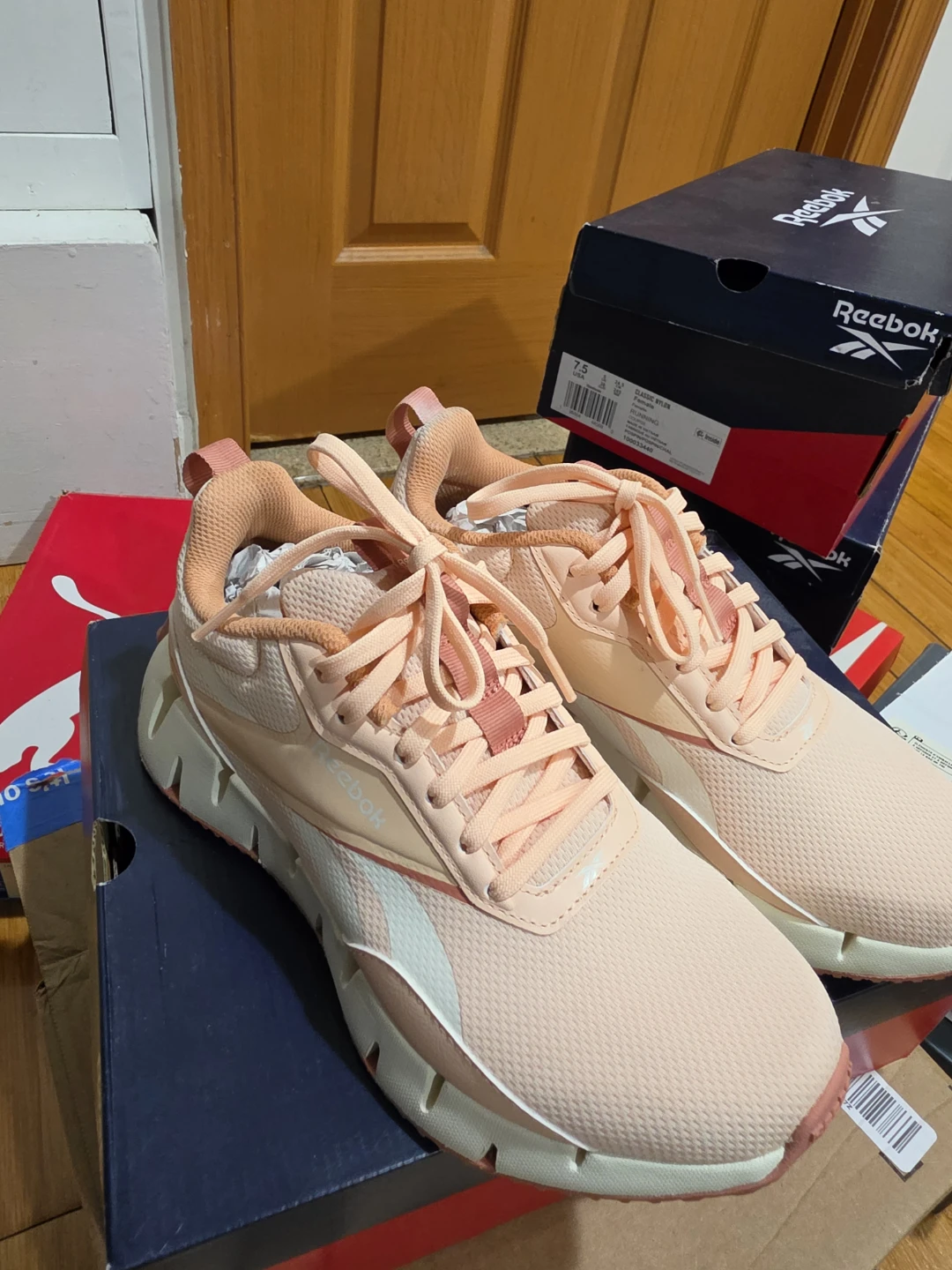 Reebok Women's Running Shoes Peach Size 7.5 - photo 3
