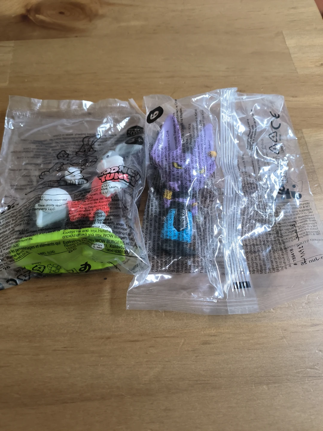 2 Burger King Looney Tunes Toys