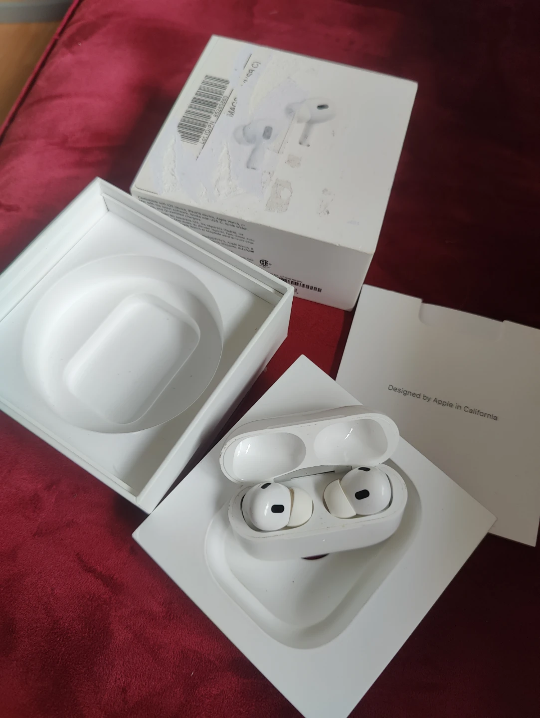 Apple AirPods Pro (2nd Generation) with MagSafe Charging Case - photo 2