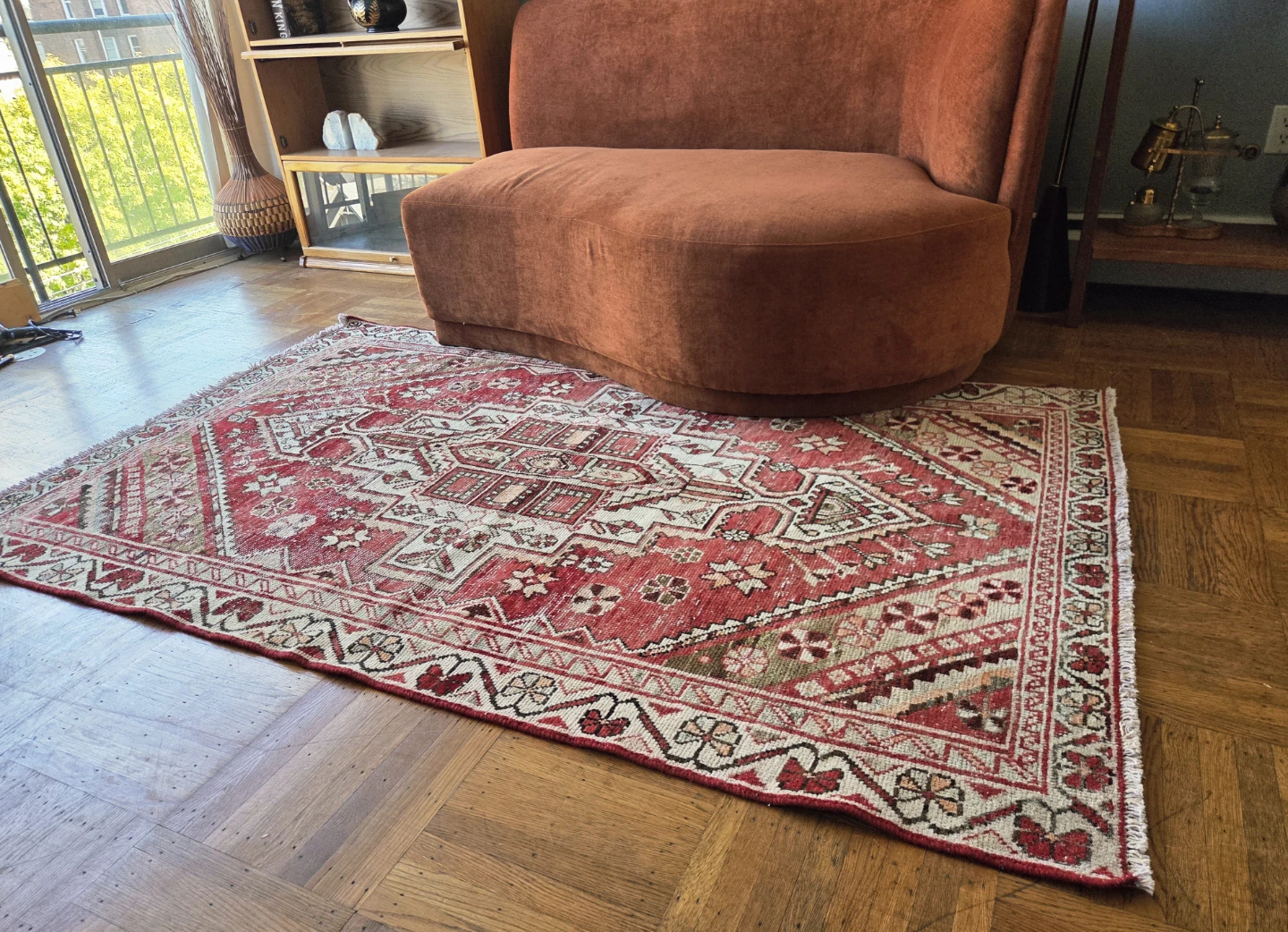 Vintage Hand-Knotted Persian "Shiraz" Wool Area Rug - photo 4