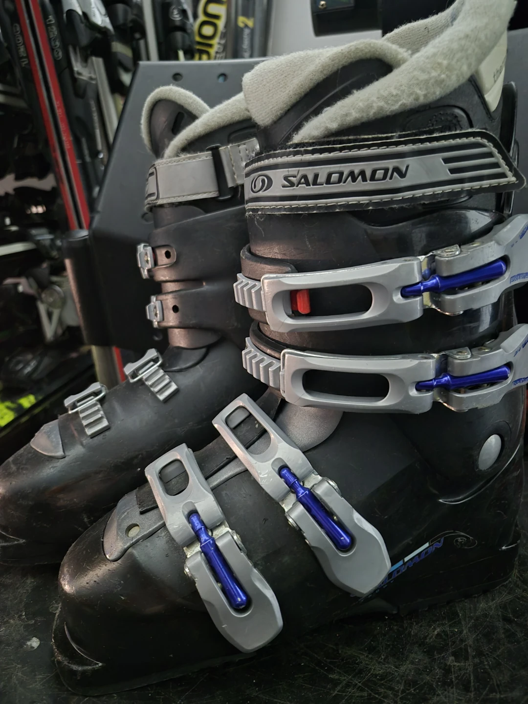 Salomon Ski Boots. US 8. 255mm