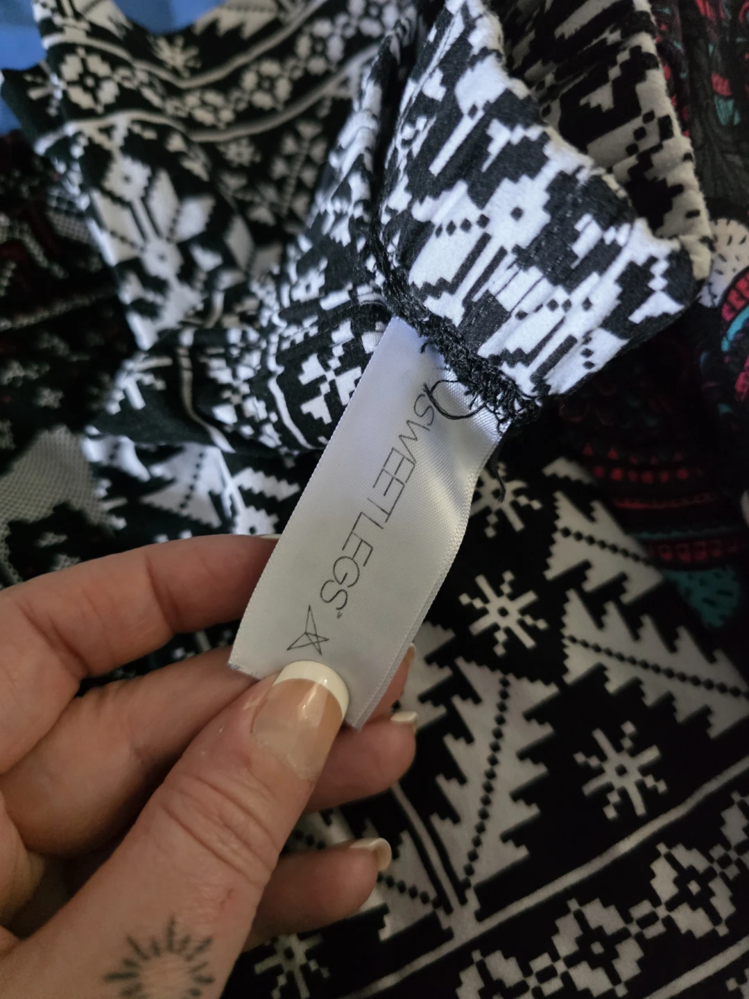 4 Pairs of SweetLegs Leggings holiday themed - photo 2