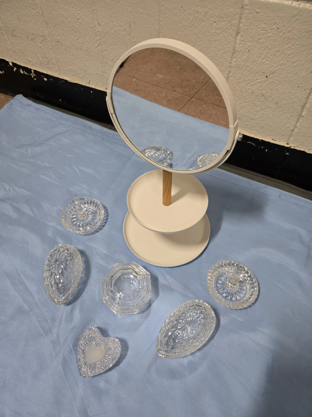 7pc Tabletop Vanity Mirror Organizer & Crystal Ring Dishes Set - photo 3